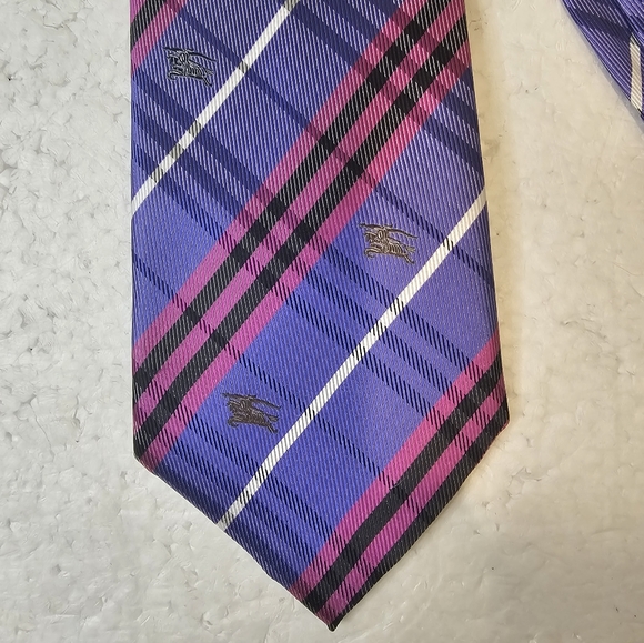 Burberry Men's Neck Tie - Picture 3 of 6